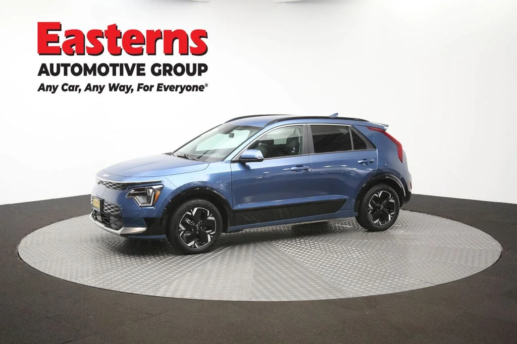 Used 2023 Blue Kia Wind image 56