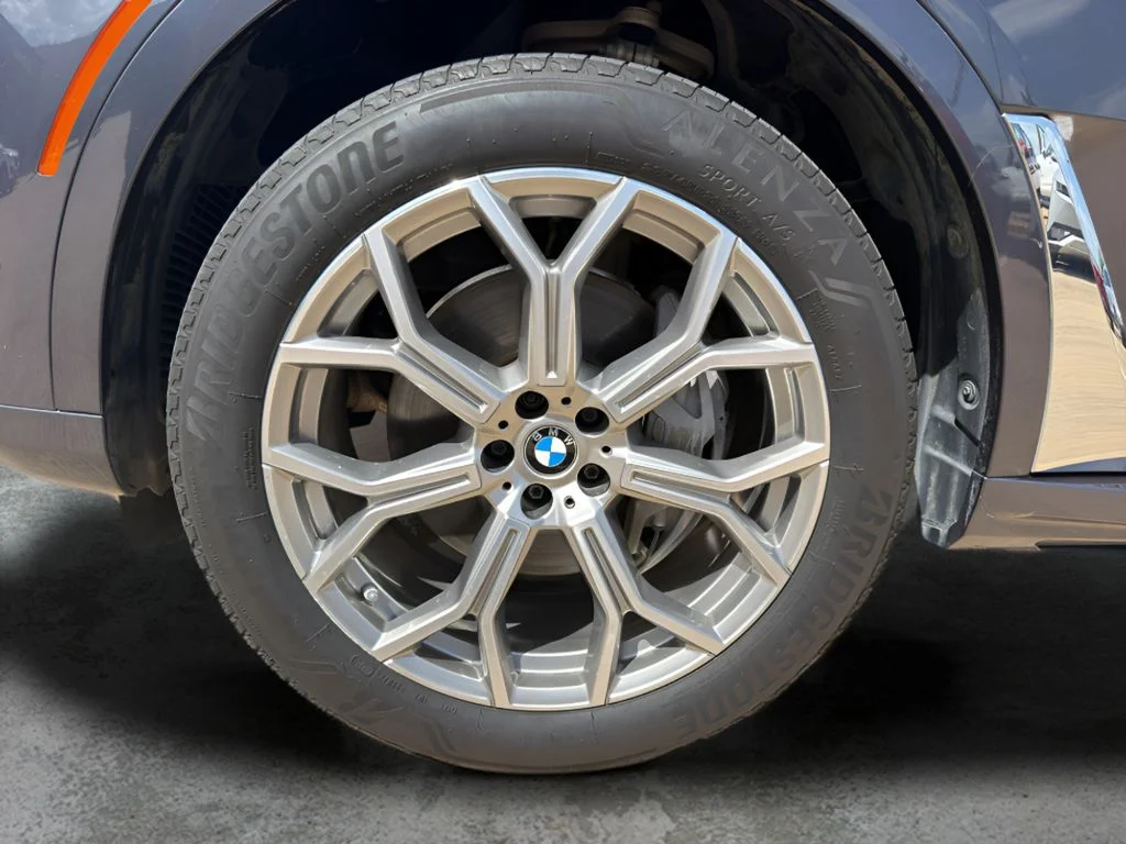 Used 2019 Arctic Gray Metallic BMW xDrive40i image 13