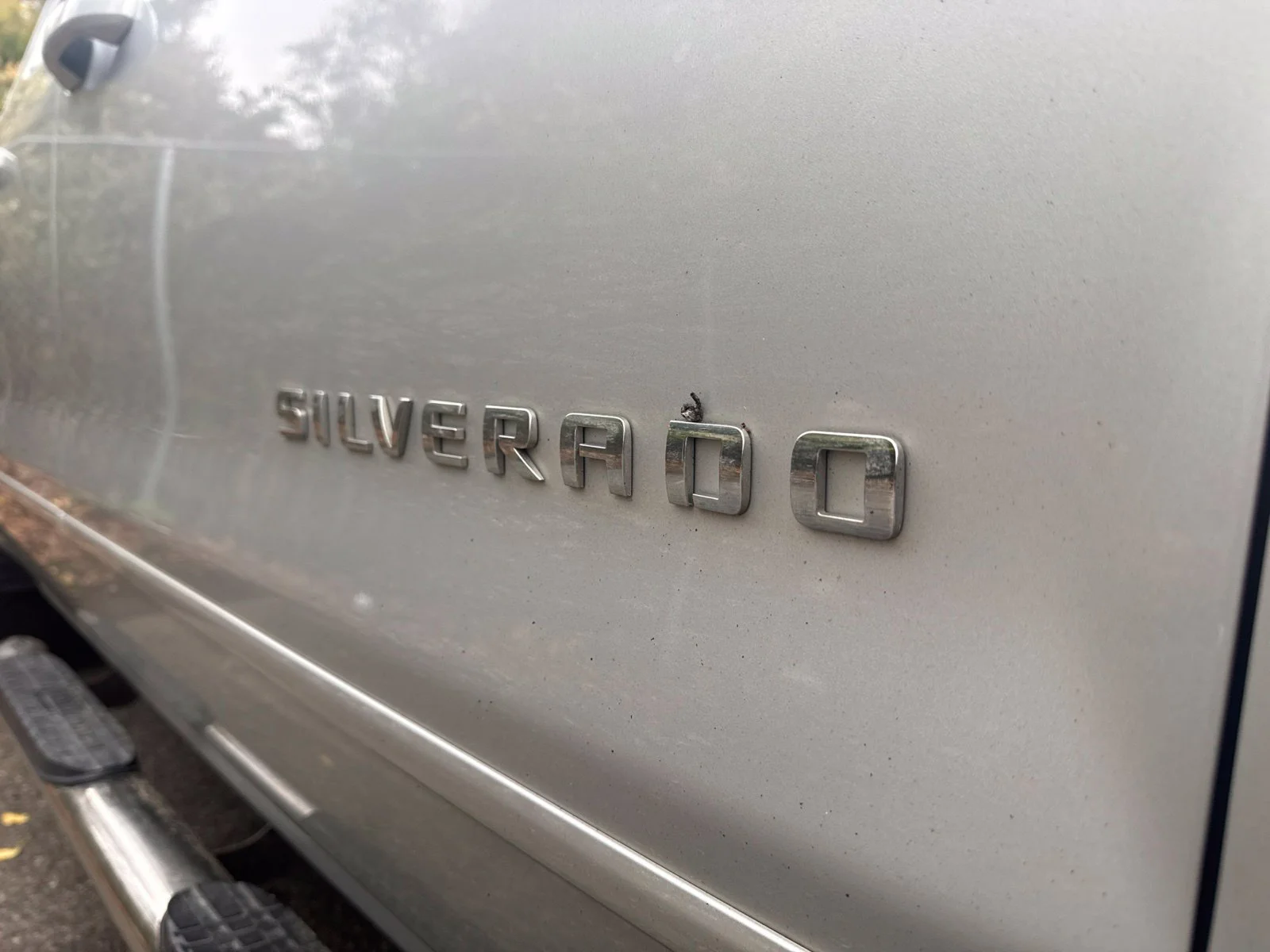 Used 2016 Silver Ice Metallic Chevrolet LT image 2