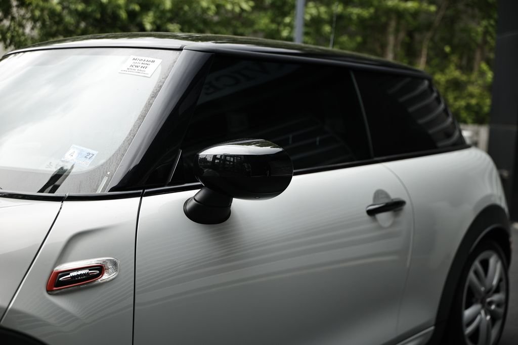 Used 2021 White Silver Metallic MINI Signature image 13