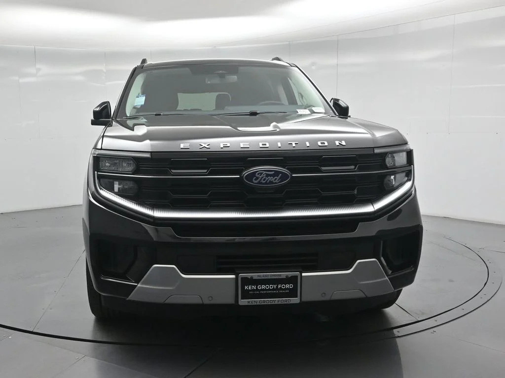New 2026 Agate Black Metallic Ford Platinum image 42