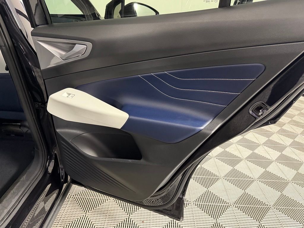 Used 2023 Black Volkswagen Pro S Plus image 27