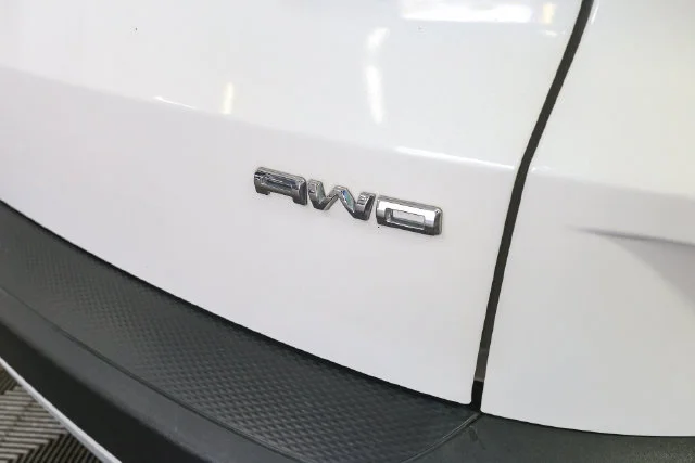 Used 2020 White Ford SE image 10