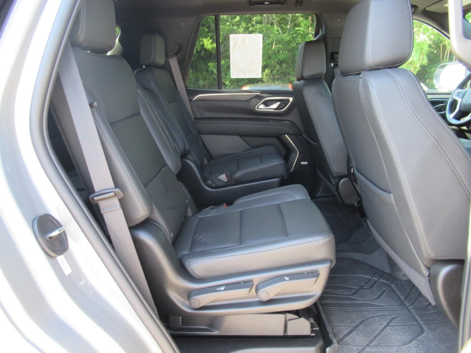 Used 2024 Gray Chevrolet Z71 image 34