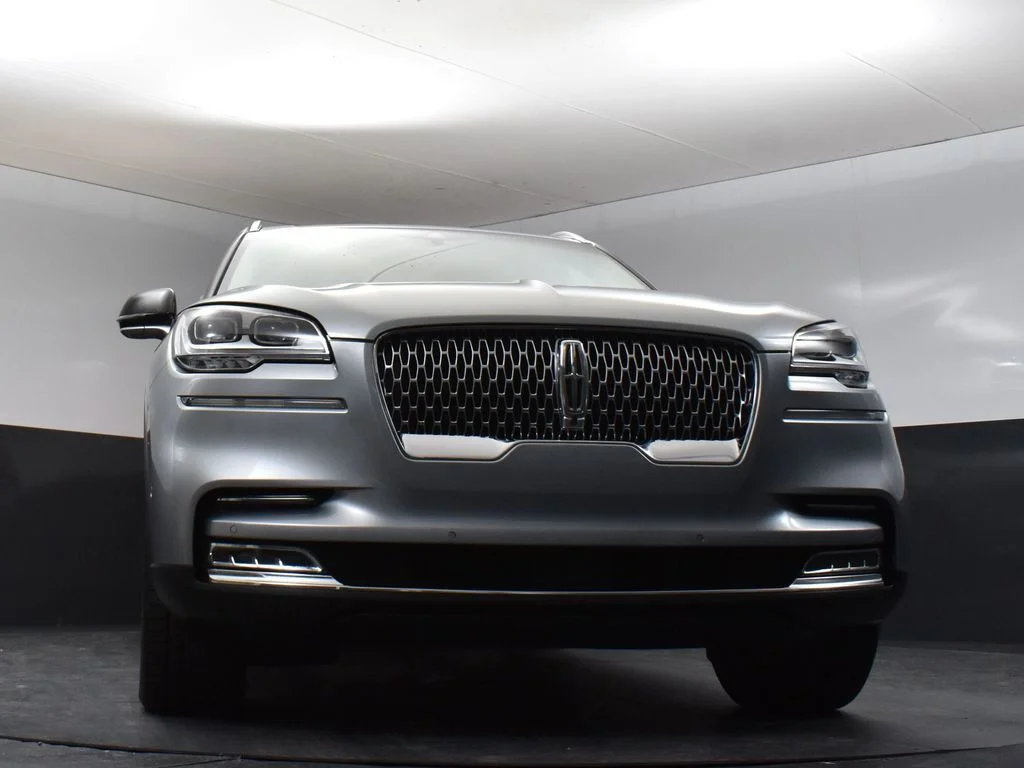 Used 2024 Silver Lincoln Reserve image 28