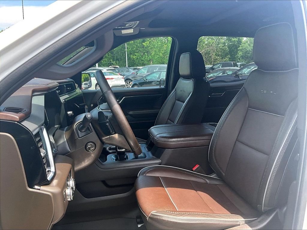 Used 2024 White GMC Denali image 10