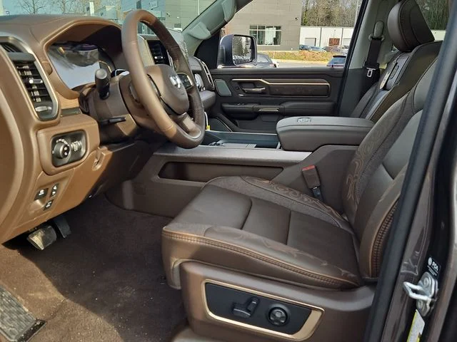 New 2026 Granite Crystal Metallic Clear-Coat Exterior Paint RAM Longhorn image 13