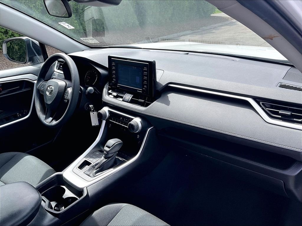 Used 2021 White Toyota LE image 14