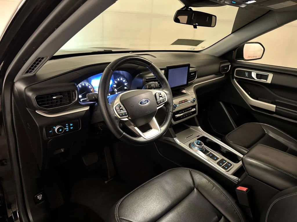 Certified Used 2020 Black Ford XLT image 6