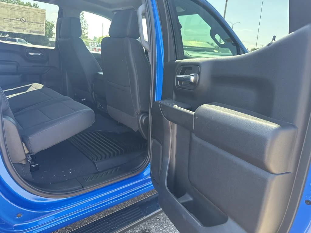 2025 Chevrolet Silverado 1500 Custom - Photo 12