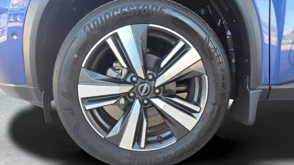 Certified Used 2023 Caspian Blue Metallic Nissan Platinum image 9