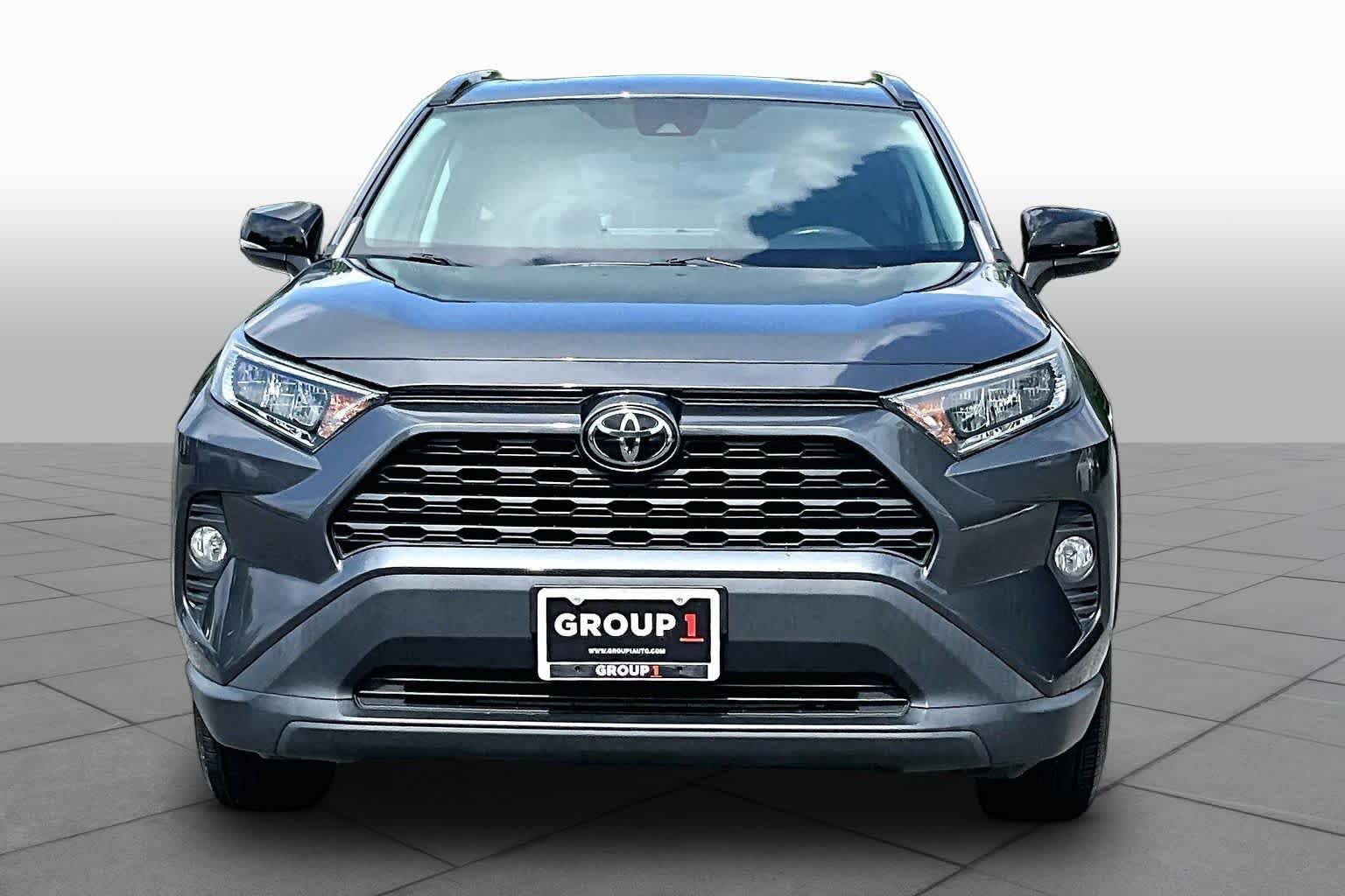Used 2019 Magnetic Gray Metallic Toyota XLE image 4
