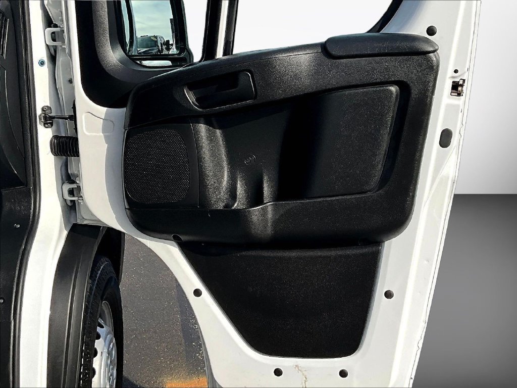 Used 2025 White Ram Base image 26