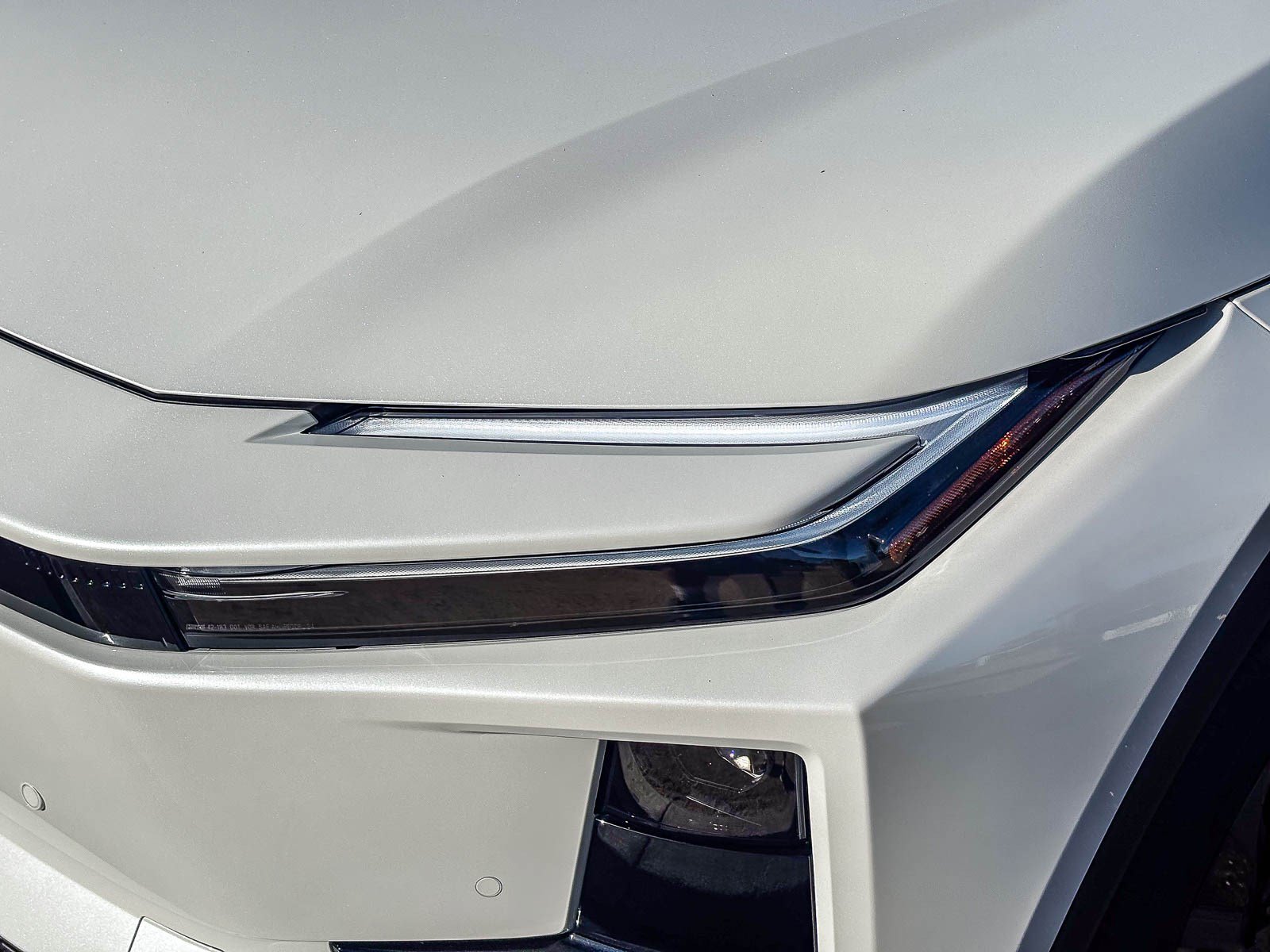 New 2026 Wind Chill Pearl <sup>1</sup> Toyota  SE image 8