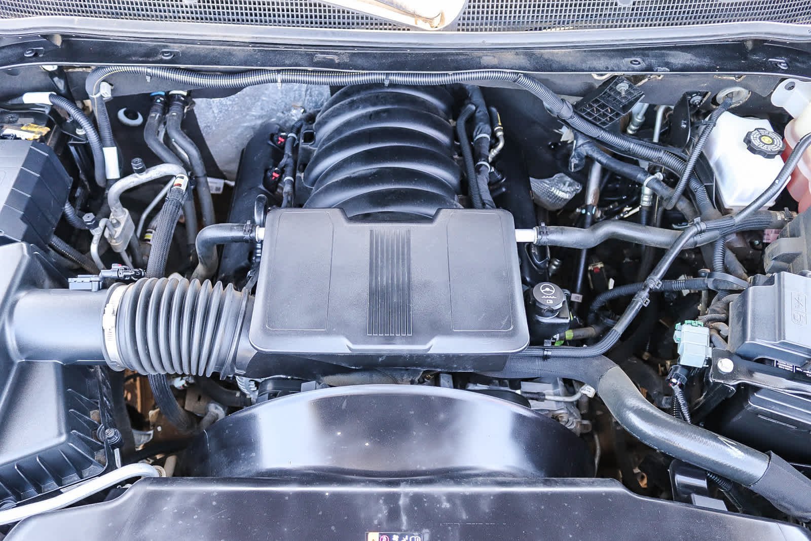 Used 2024 Summit White Chevrolet Custom image 28