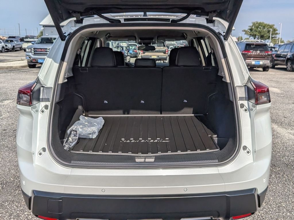 New 2026 White Nissan Rock Creek image 31