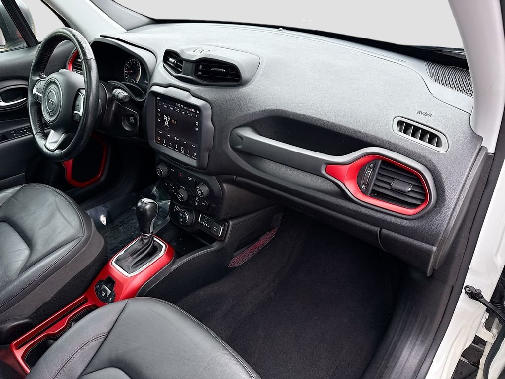 Certified Used 2019 Alpine White Clearcoat Jeep Trailhawk image 29