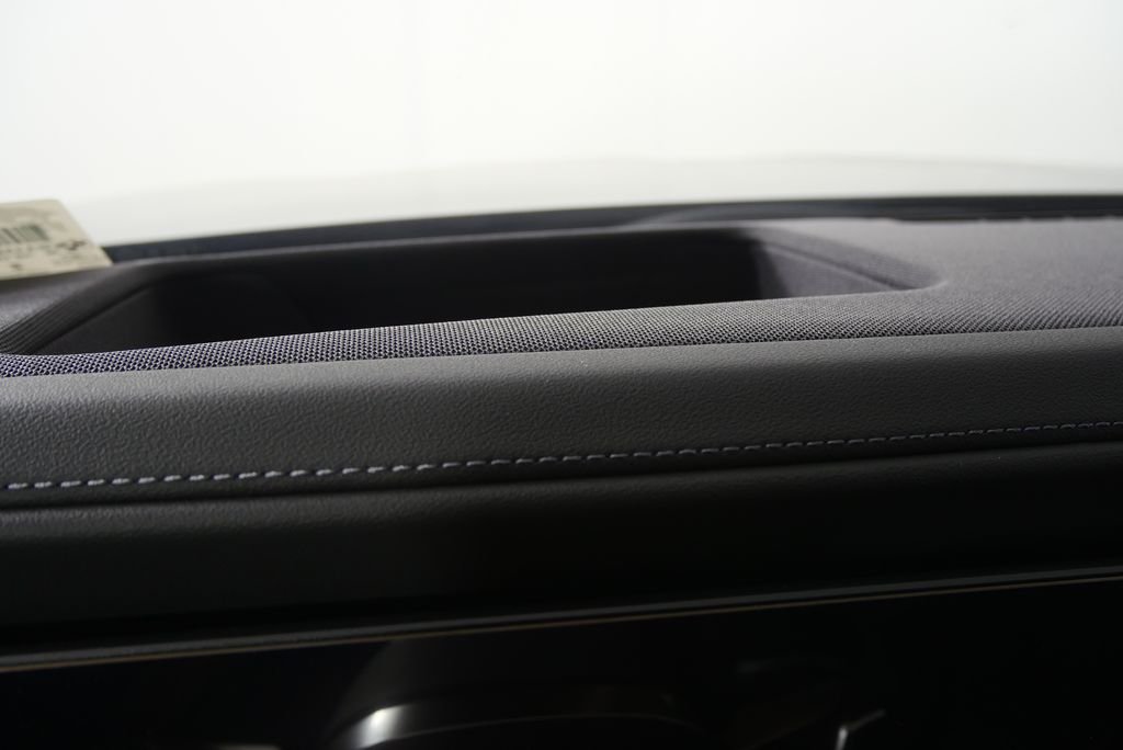 2026 BMW 7 Series 750e - Photo 22