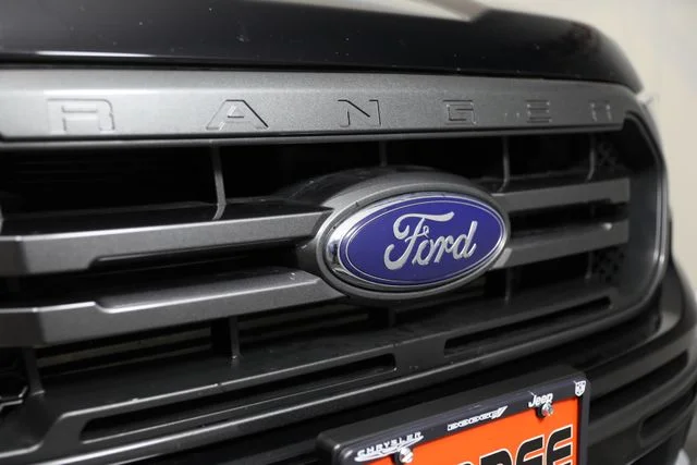 Used 2020 Black Ford Lariat image 30
