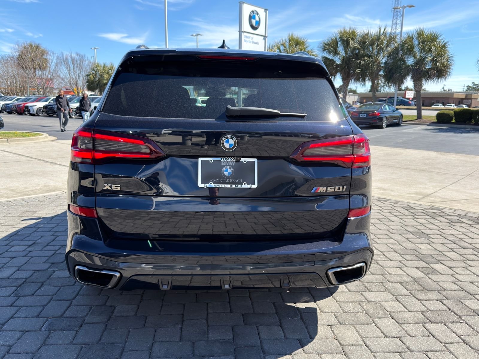 Used 2022 Carbon Black Metallic BMW M50i image 10