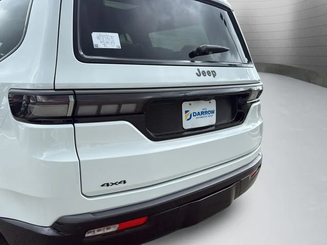New 2026 Bright White Clear-Coat Exterior Paint Jeep Limited Reserve image 30