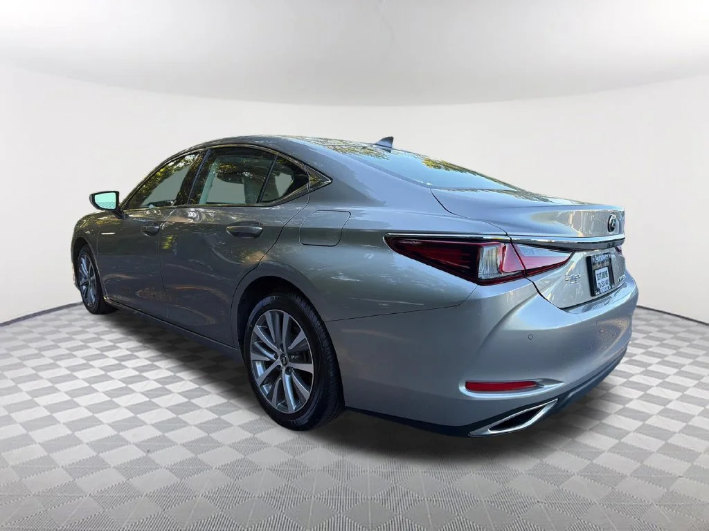 Used 2019 Silver Lexus 350 image 7
