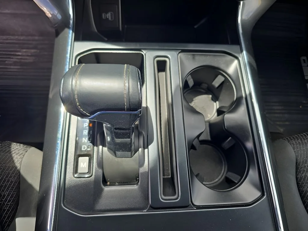 Used 2022 White Ford  image 24