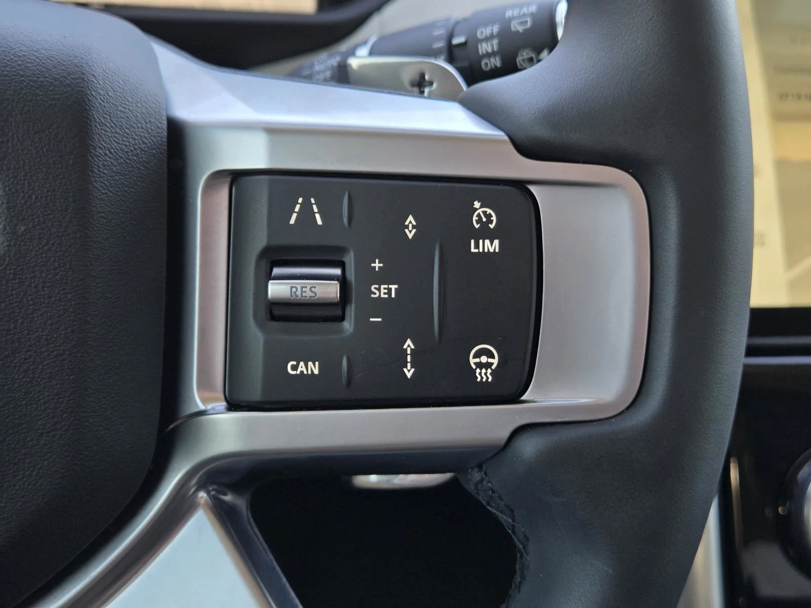 Certified Used 2025 Fuji White Land Rover S image 9