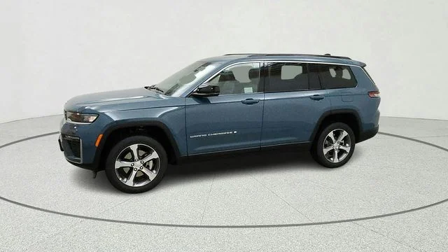 New 2026 Steel Blue Exterior Paint Jeep Limited image 4