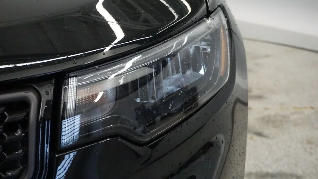New 2026 Diamond Black Crystal Pearlcoat Jeep Latitude image 16