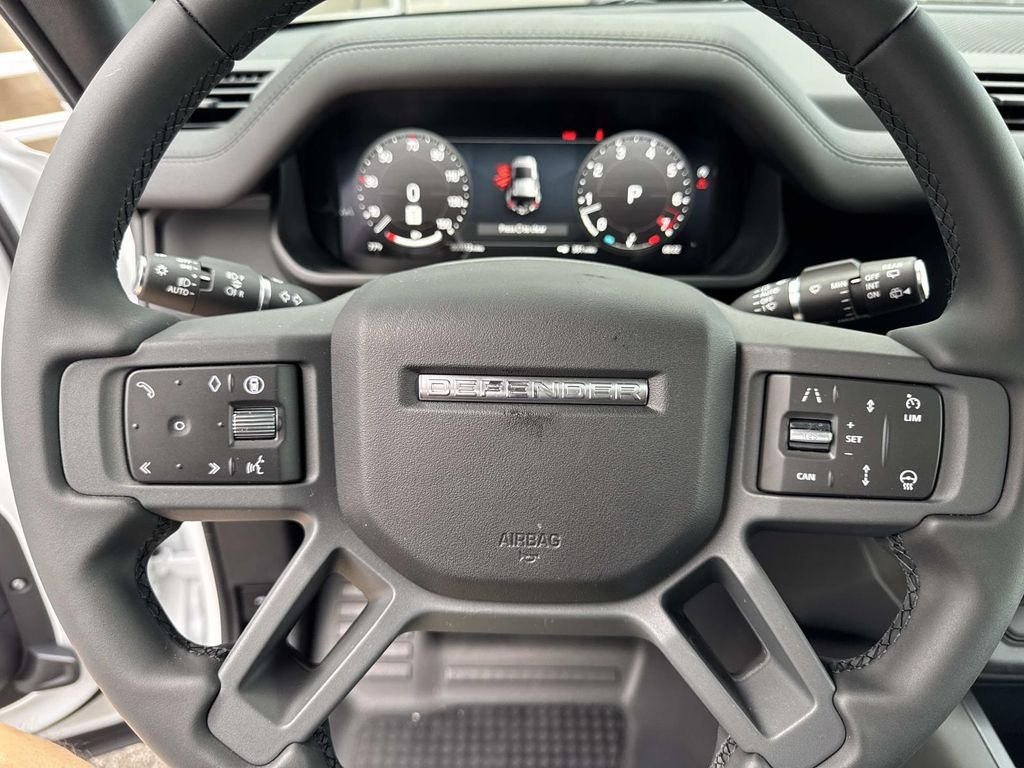 New 2026 Fuji White Land Rover S image 27