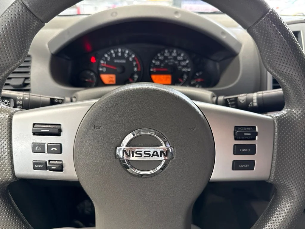 Used 2016 Silver Nissan SV image 15