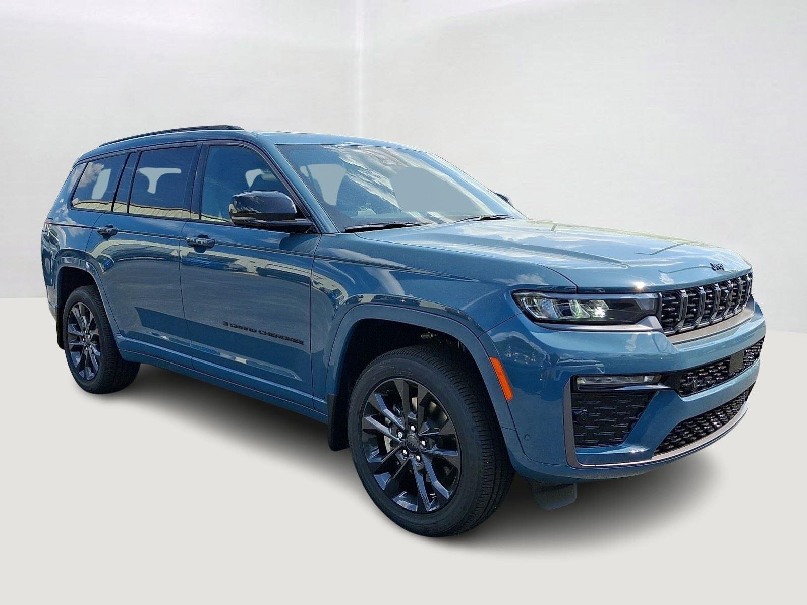 New 2026 Steel Blue Exterior Paint Jeep Limited Reserve image 2