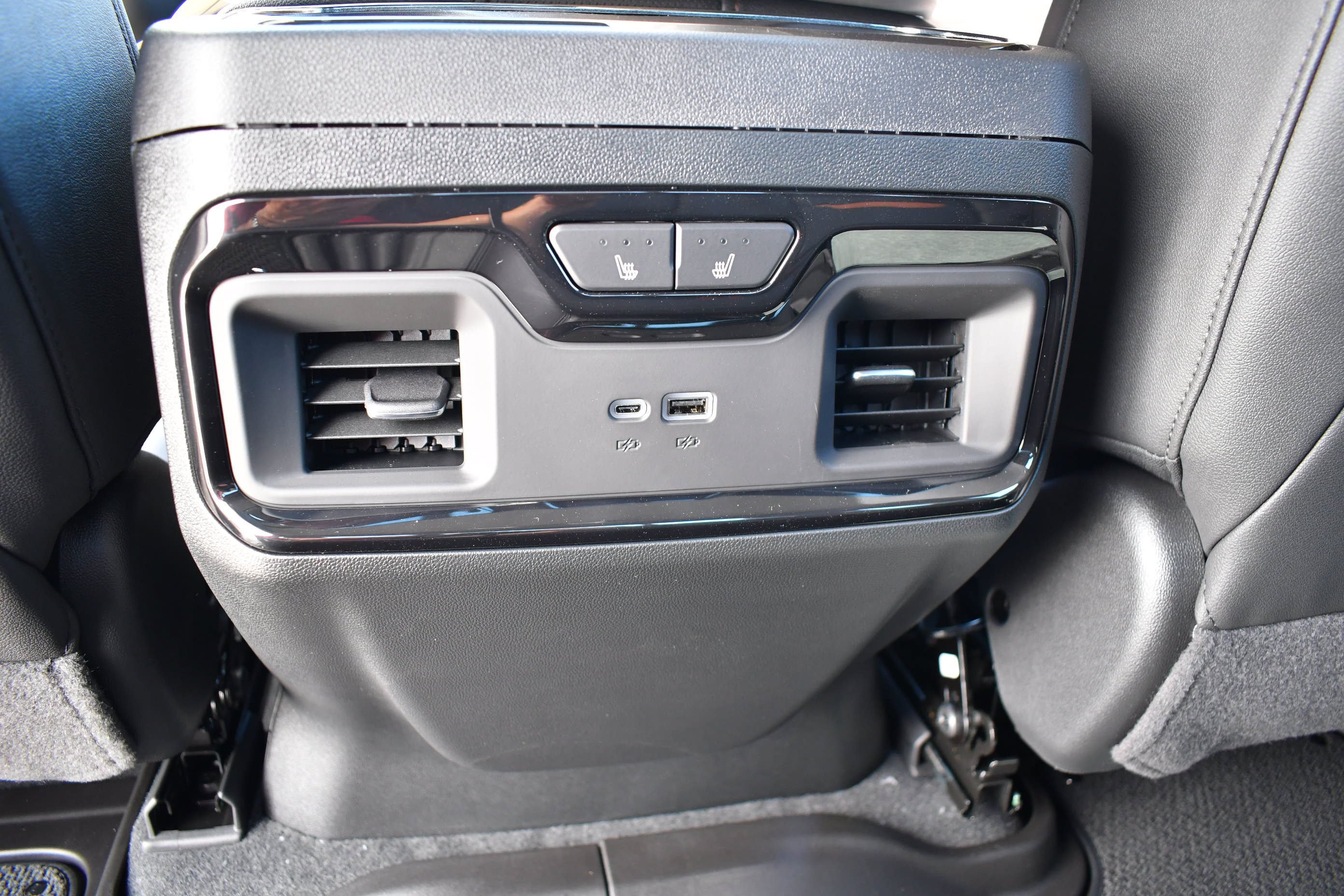 2026 GMC Sierra 2500HD AT4 - Photo 34