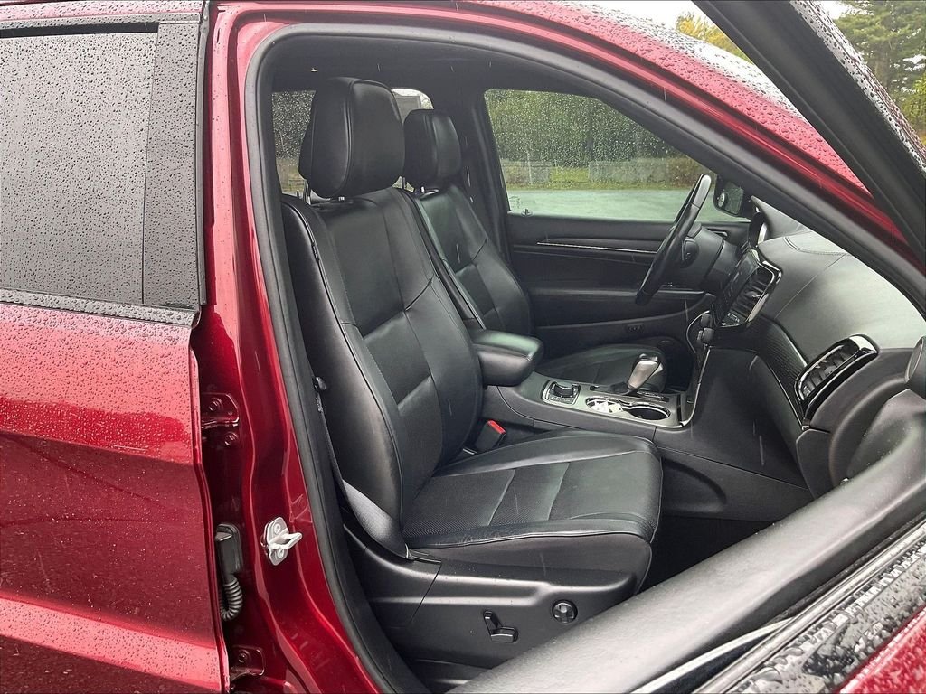 Used 2021 Red Jeep Overland image 11