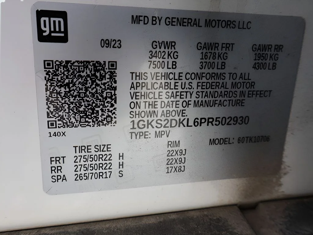Used 2023 White Frost Tricoat GMC Denali image 41