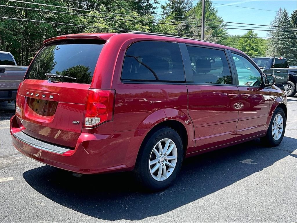Used 2015 Red Dodge SXT image 4