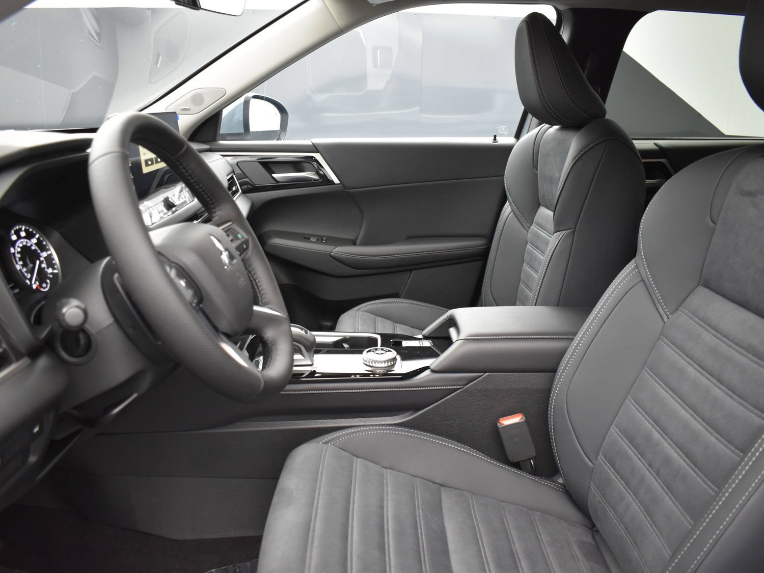 New 2026 Gray Mitsubishi SE 1.5T 2WD image 10