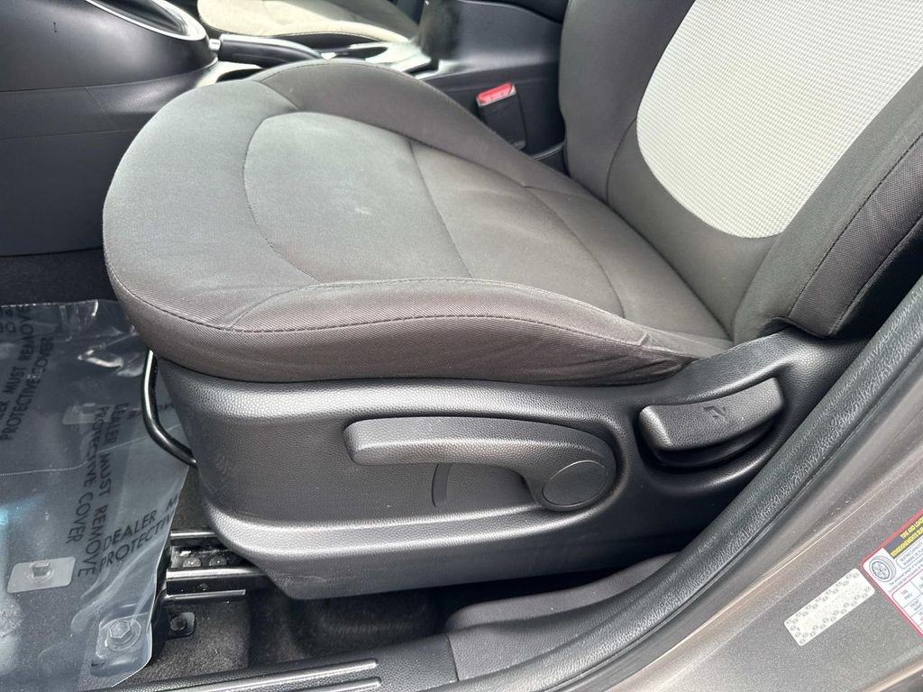 Used 2016 Gray Kia Base image 21