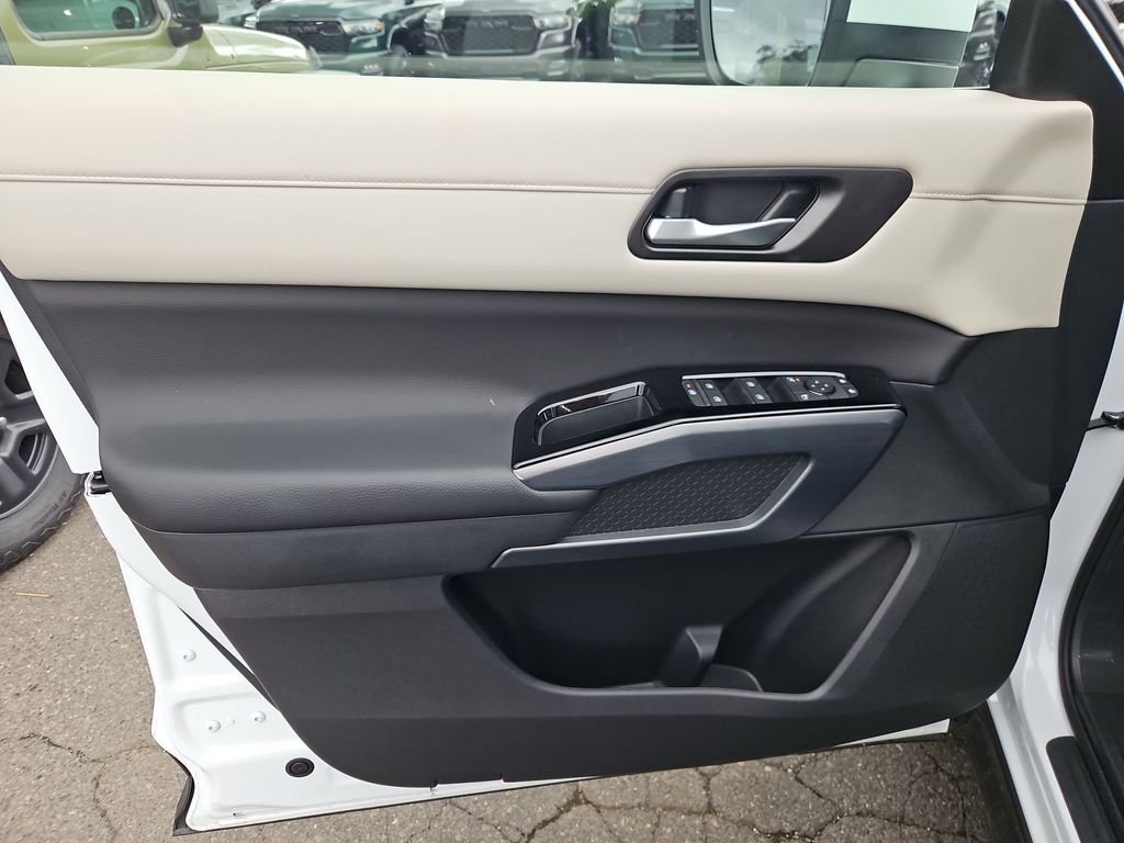 Certified Used 2025 White Pearl Nissan SL image 11