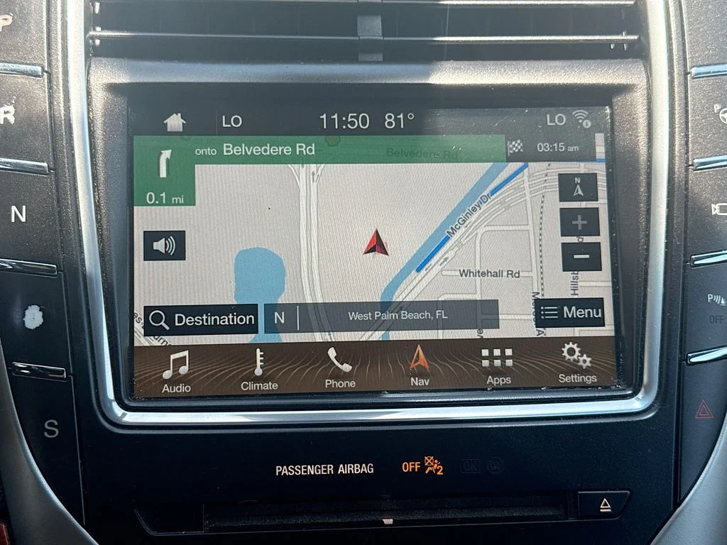 Used 2018 Black Lincoln Reserve image 14