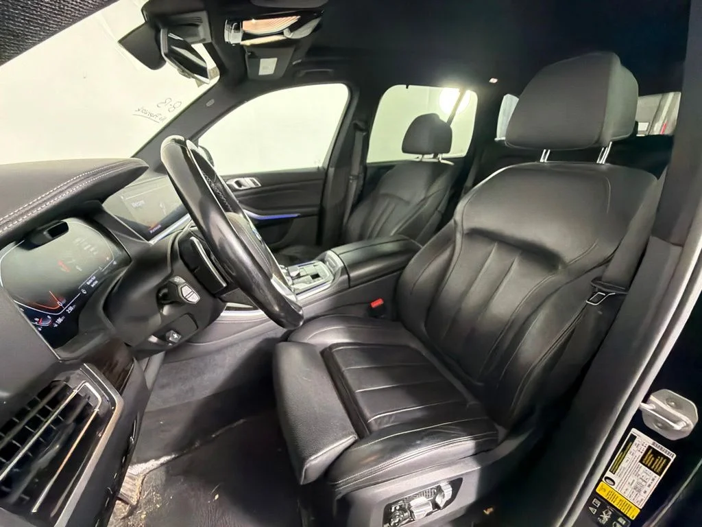 Used 2019 Black Sapphire Metallic BMW xDrive40i image 25