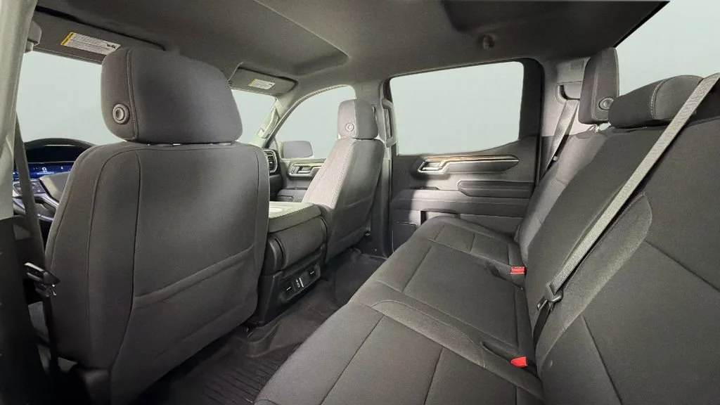 Used 2025 Summit White Chevrolet LT Trail Boss image 28