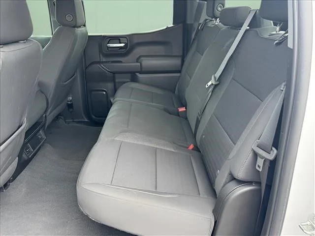 Used 2022 White Chevrolet Custom image 10