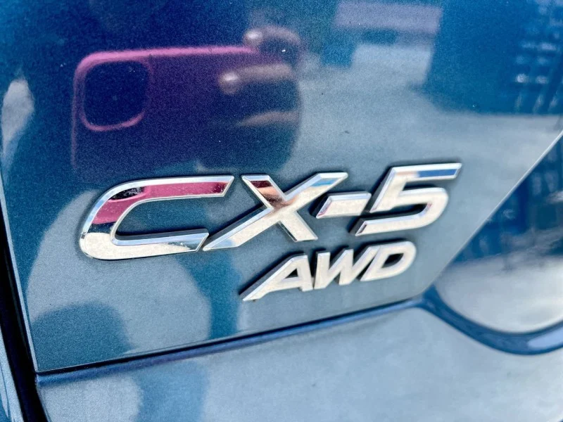 Used 2019 BLUE Mazda Grand Touring image 11