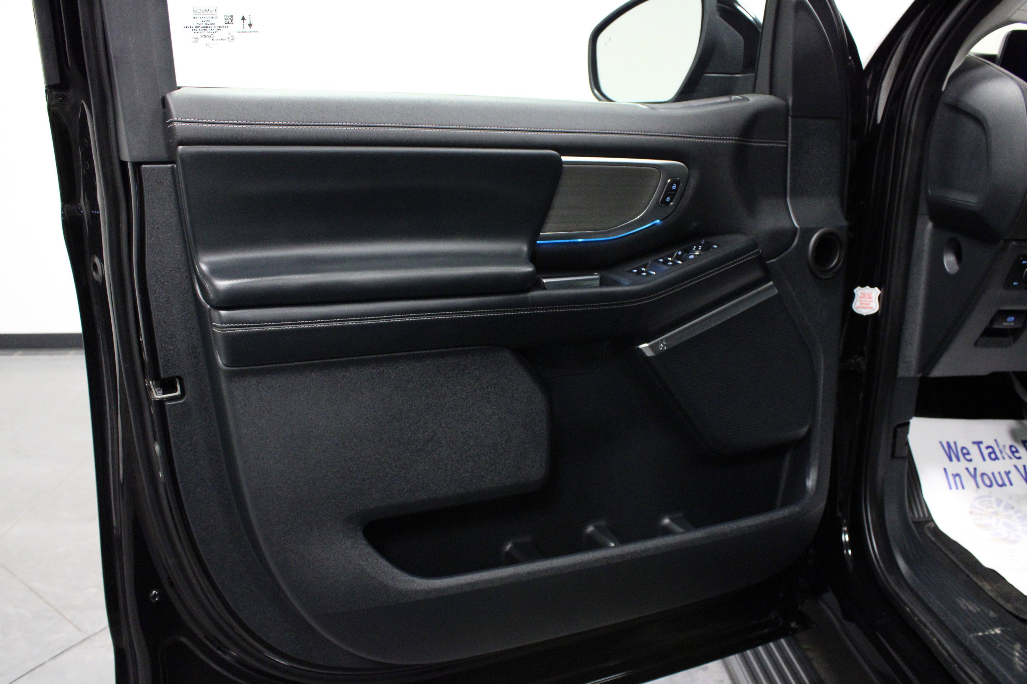 Used 2025 Black Metallic Ford Platinum image 11