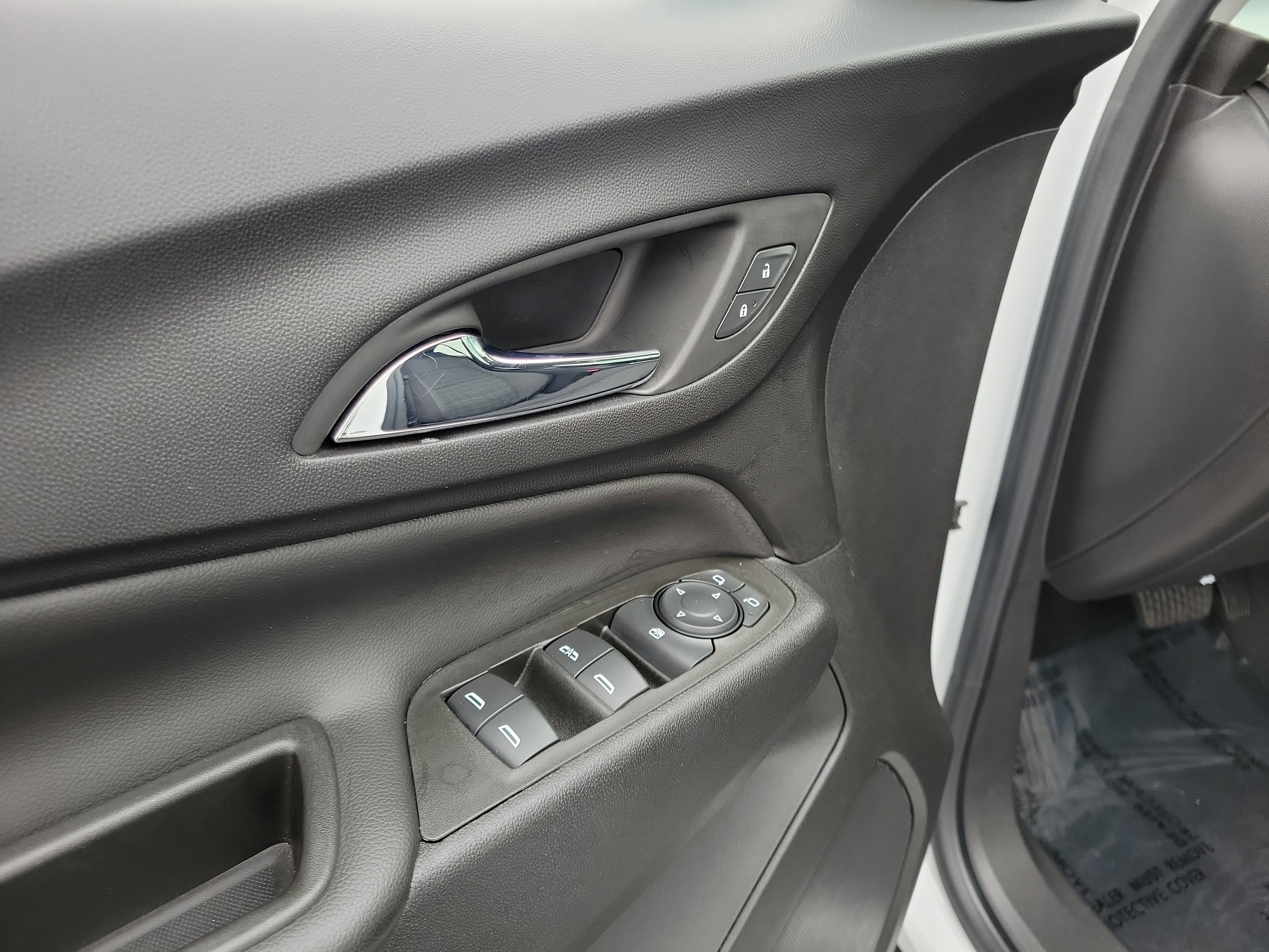 Used 2022 Summit White Chevrolet LT image 18