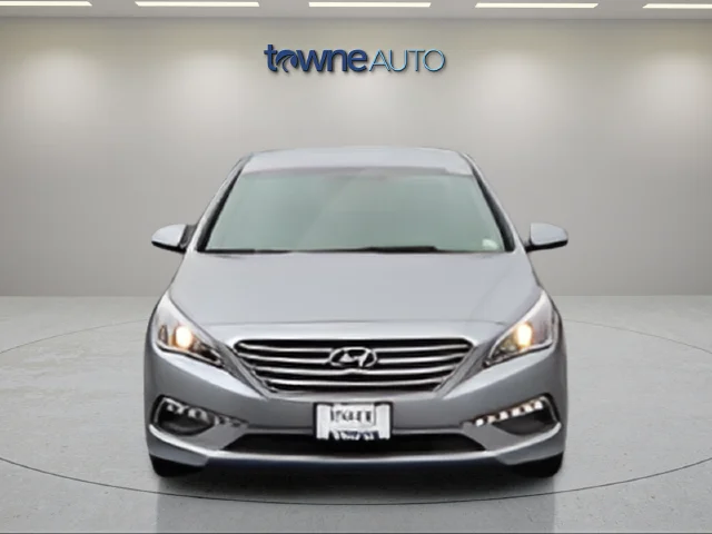 Used 2015 Gray Hyundai SE image 10