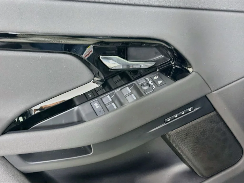 New 2026 Tribeca Blue Land Rover S image 18