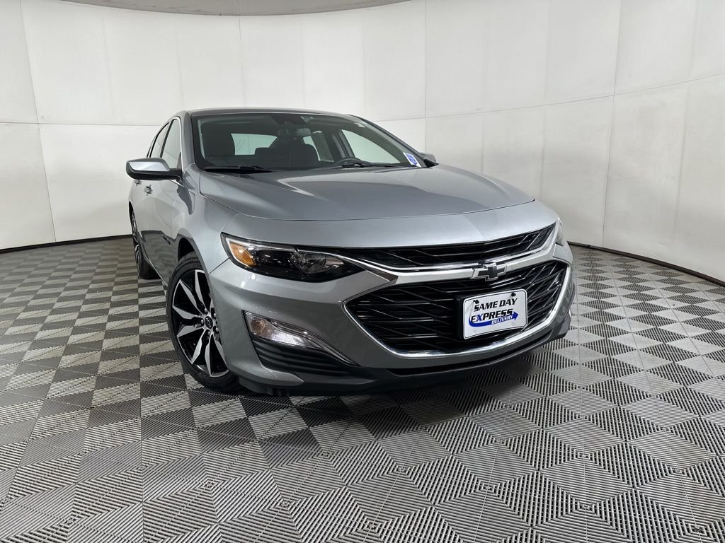 Used 2024 Gray Chevrolet RS image 25